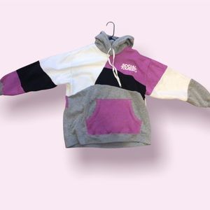 SOCIAL TOURIST OVERSIZED LOGO HOODIE